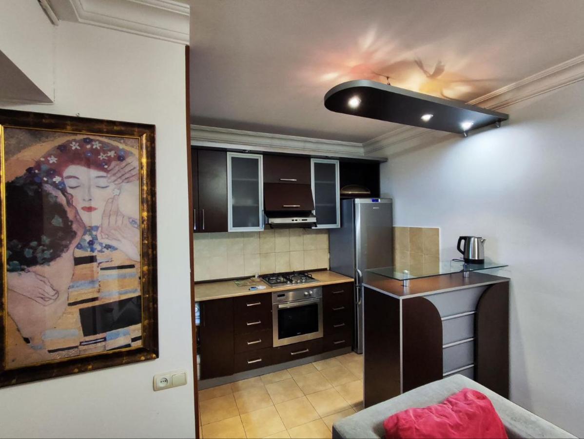 Hotel In Center Of Yerevan Exterior photo